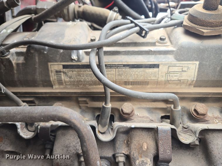 image for item ER5046 1995 Ford F700 spreader truck