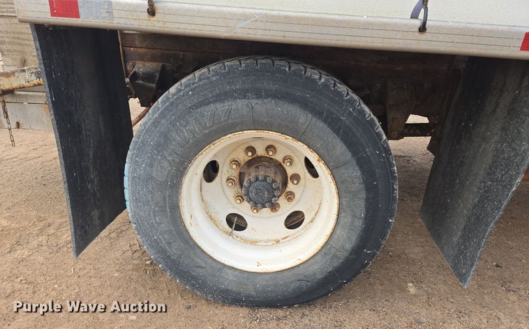 image for item ER5046 1995 Ford F700 spreader truck