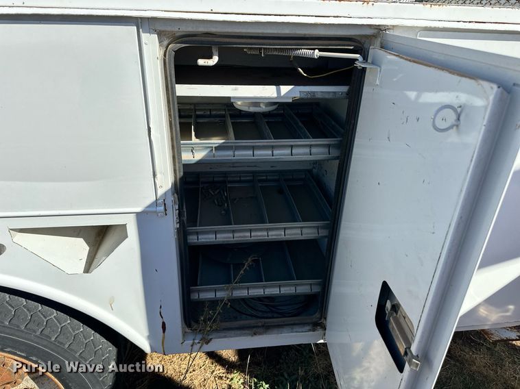 image for item ER8093 2004 Ford F550 Super Duty bucket truck