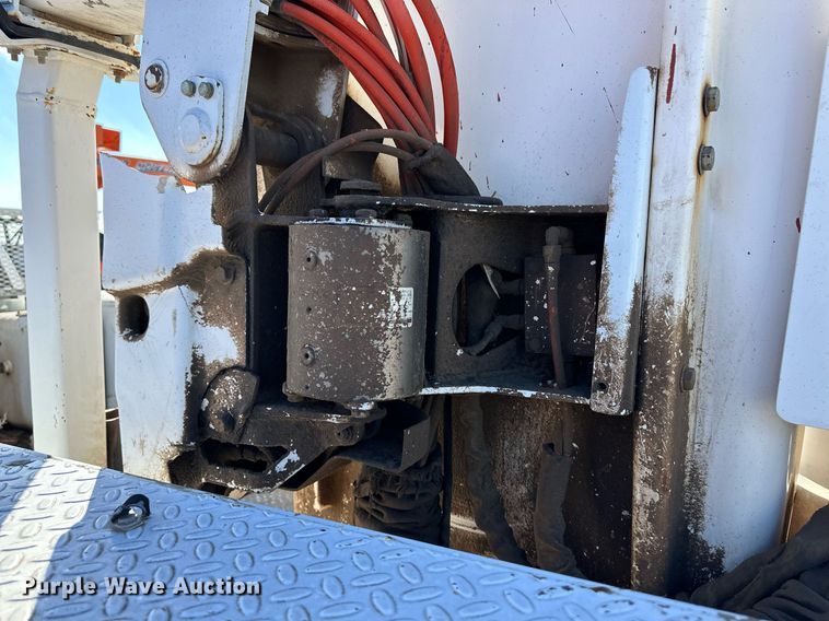 image for item ER8093 2004 Ford F550 Super Duty bucket truck