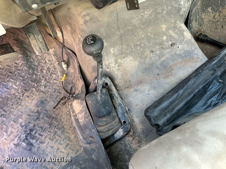 image for item ER8093 2004 Ford F550 Super Duty bucket truck