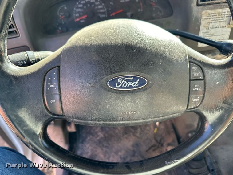 image for item ER8093 2004 Ford F550 Super Duty bucket truck