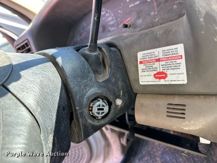 image for item ER8093 2004 Ford F550 Super Duty bucket truck