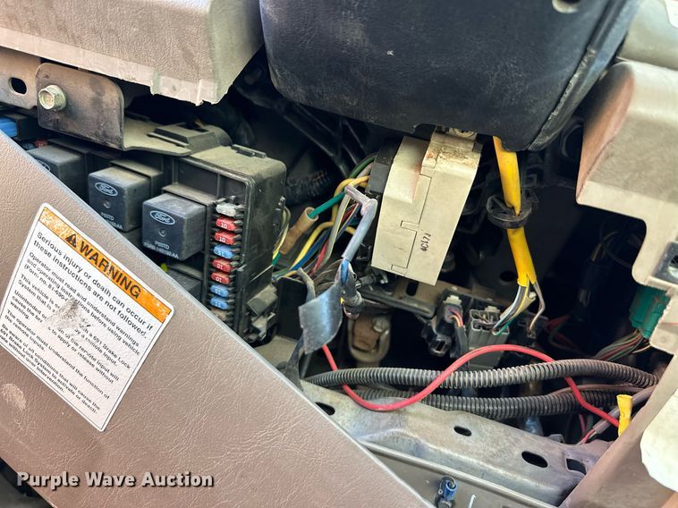 image for item ER8093 2004 Ford F550 Super Duty bucket truck