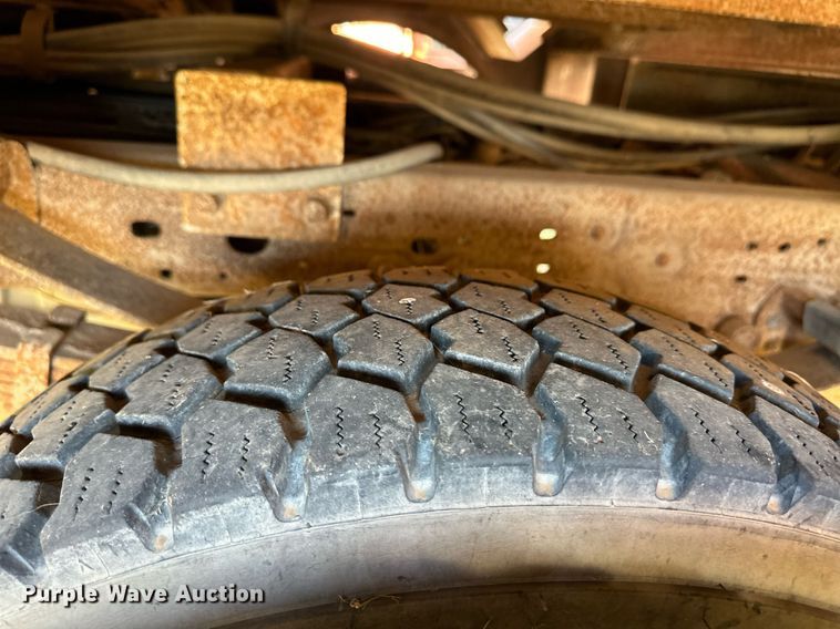 image for item ER8093 2004 Ford F550 Super Duty bucket truck