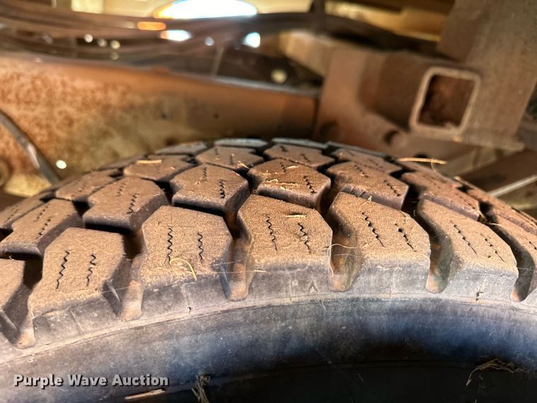 image for item ER8093 2004 Ford F550 Super Duty bucket truck