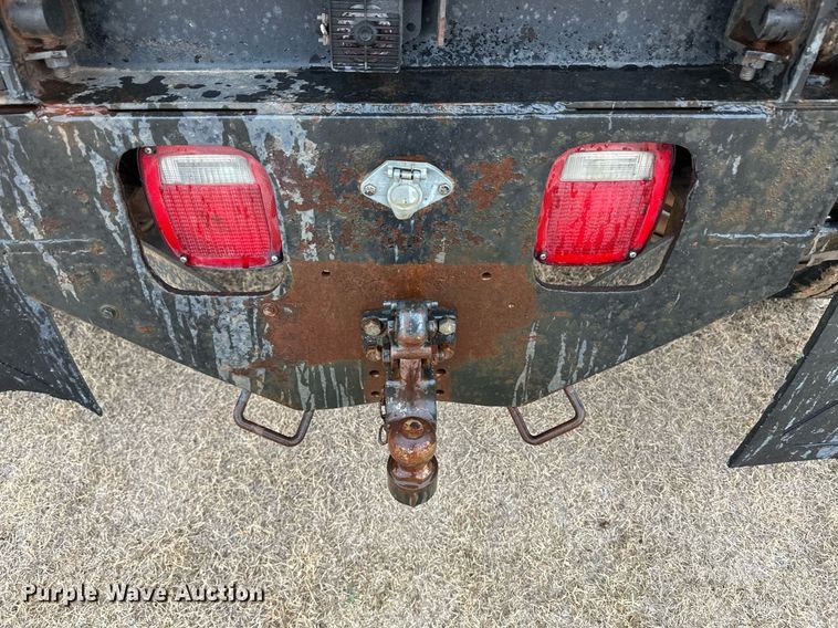 image for item ER8212 1993 Ford F450 Super Duty dump truck