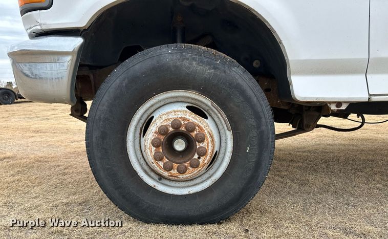 image for item ER8212 1993 Ford F450 Super Duty dump truck