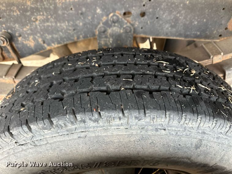 image for item ER8212 1993 Ford F450 Super Duty dump truck