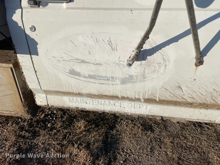 image for item ER8212 1993 Ford F450 Super Duty dump truck