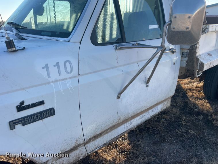 image for item ER8212 1993 Ford F450 Super Duty dump truck