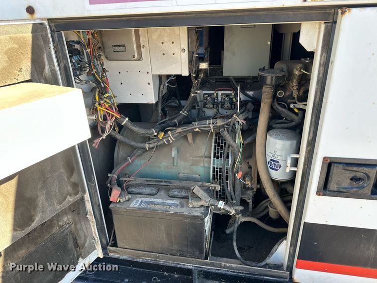 image for item ER8436 Whisperwatt DCA-25SSIU generator