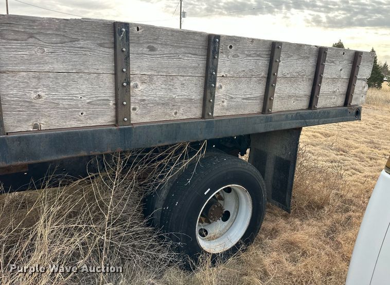 image for item ER8532 2000 GMC C6500 dump flatbed truck