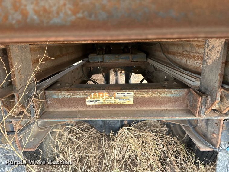 image for item ER8532 2000 GMC C6500 dump flatbed truck