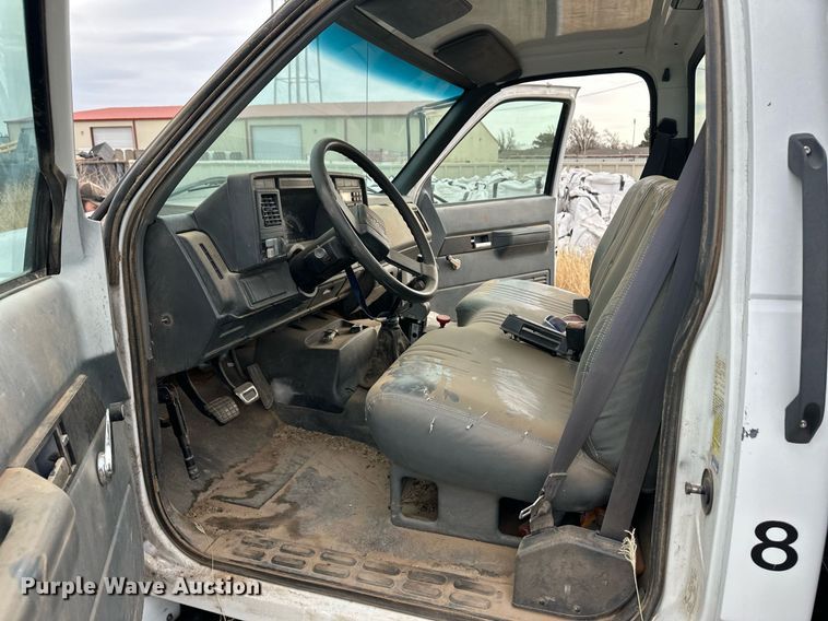 image for item ER8532 2000 GMC C6500 dump flatbed truck