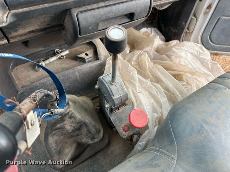 image for item ER8532 2000 GMC C6500 dump flatbed truck