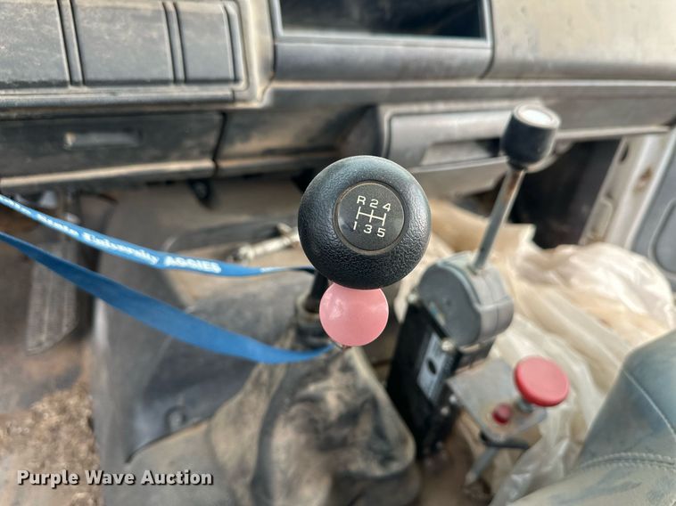 image for item ER8532 2000 GMC C6500 dump flatbed truck