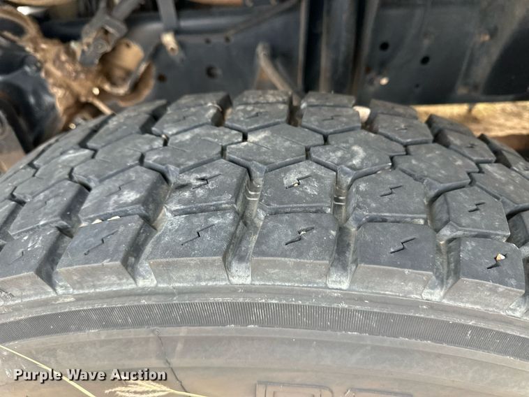 image for item ER8532 2000 GMC C6500 dump flatbed truck