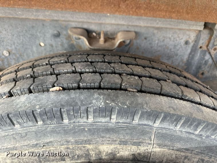 image for item ER8532 2000 GMC C6500 dump flatbed truck