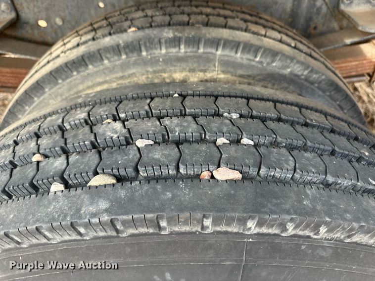 image for item ER8532 2000 GMC C6500 dump flatbed truck