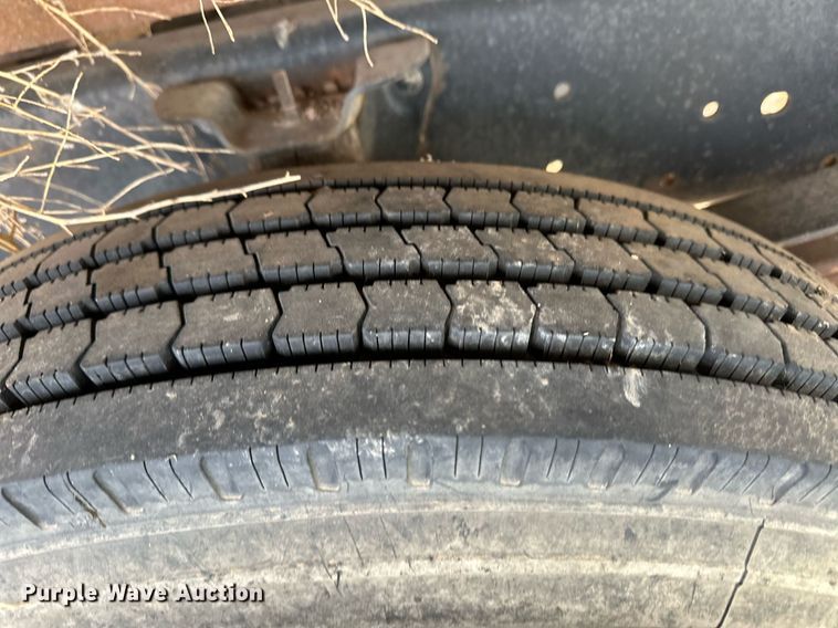 image for item ER8532 2000 GMC C6500 dump flatbed truck