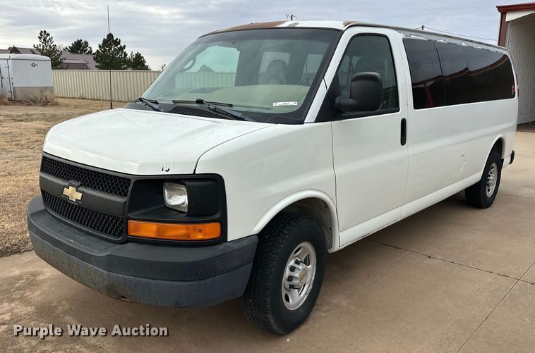 image for item ER8534 2004 Chevrolet Express 3500 van