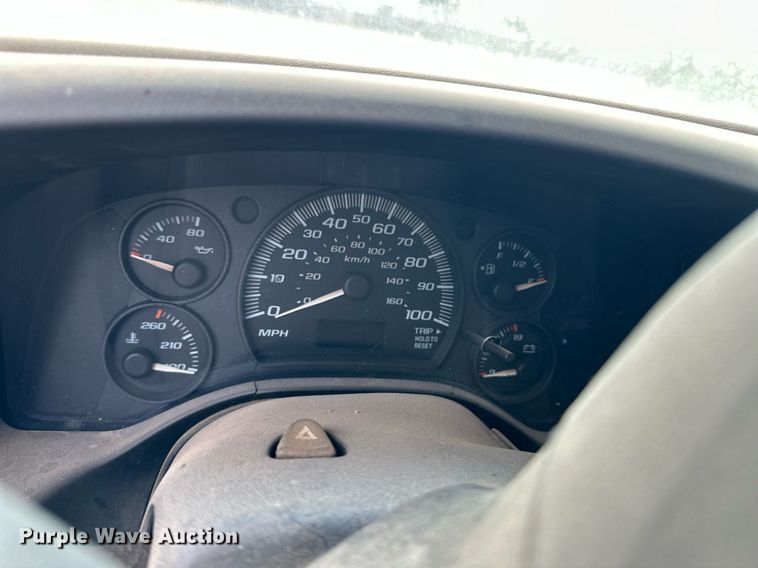 image for item ER8534 2004 Chevrolet Express 3500 van