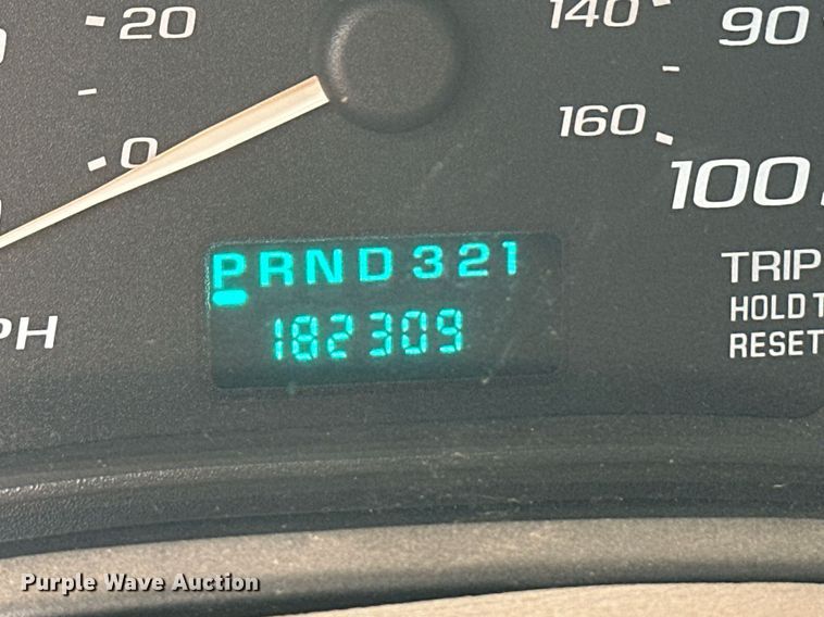 image for item ER8534 2004 Chevrolet Express 3500 van