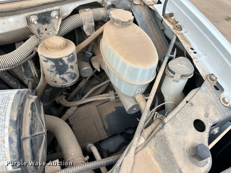 image for item ER8534 2004 Chevrolet Express 3500 van