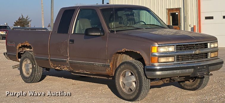 image for item LX9006 1996 Chevrolet K1500 Ext. Cab pickup truck