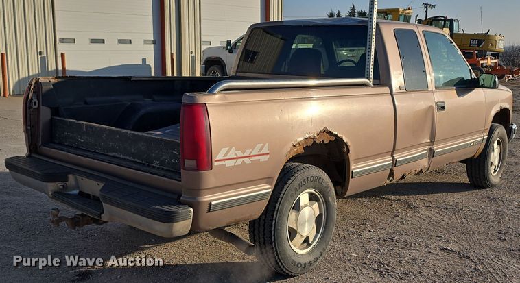 image for item LX9006 1996 Chevrolet K1500 Ext. Cab pickup truck