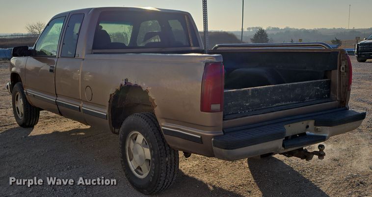 image for item LX9006 1996 Chevrolet K1500 Ext. Cab pickup truck