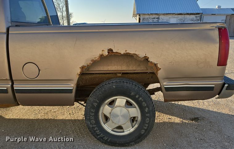 image for item LX9006 1996 Chevrolet K1500 Ext. Cab pickup truck