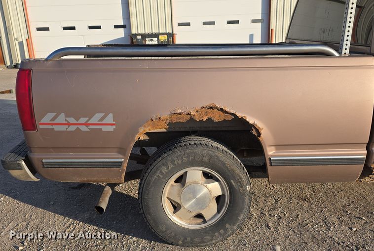 image for item LX9006 1996 Chevrolet K1500 Ext. Cab pickup truck