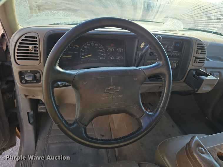 image for item LX9006 1996 Chevrolet K1500 Ext. Cab pickup truck