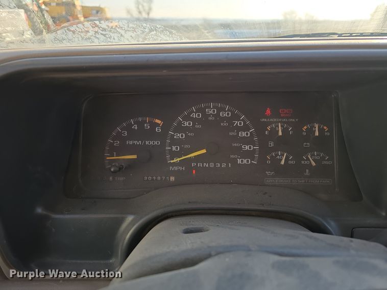 image for item LX9006 1996 Chevrolet K1500 Ext. Cab pickup truck