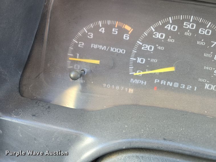 image for item LX9006 1996 Chevrolet K1500 Ext. Cab pickup truck