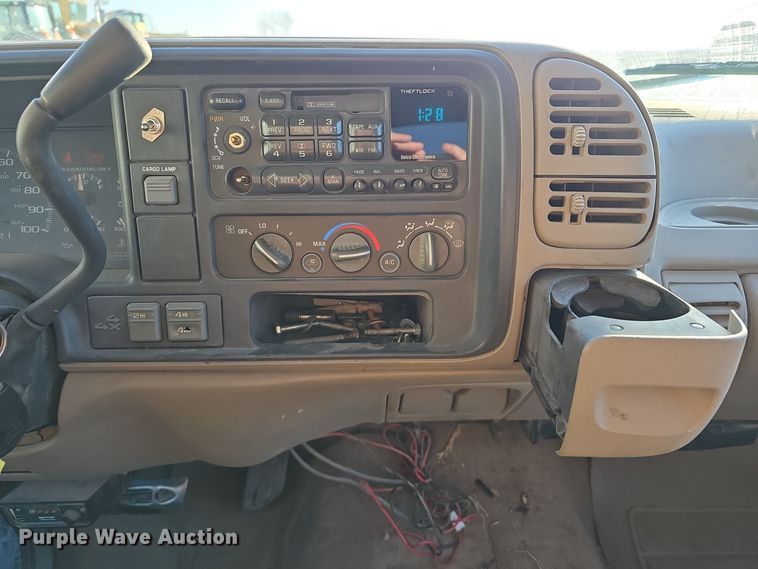 image for item LX9006 1996 Chevrolet K1500 Ext. Cab pickup truck