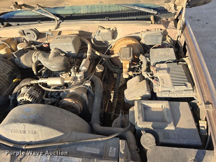 image for item LX9006 1996 Chevrolet K1500 Ext. Cab pickup truck