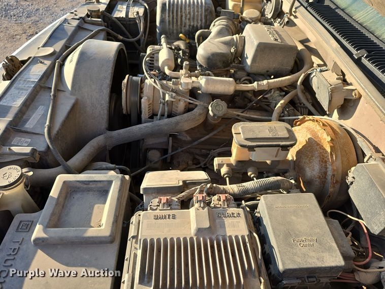 image for item LX9006 1996 Chevrolet K1500 Ext. Cab pickup truck