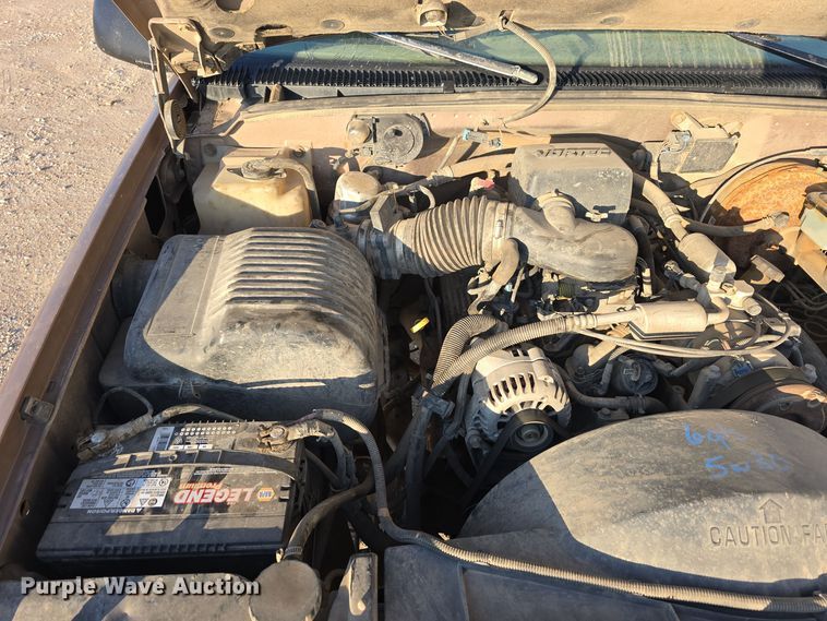 image for item LX9006 1996 Chevrolet K1500 Ext. Cab pickup truck