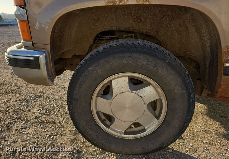 image for item LX9006 1996 Chevrolet K1500 Ext. Cab pickup truck