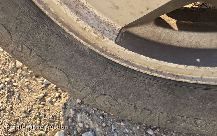 image for item LX9006 1996 Chevrolet K1500 Ext. Cab pickup truck