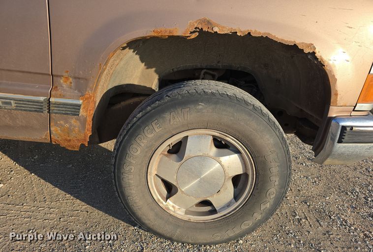 image for item LX9006 1996 Chevrolet K1500 Ext. Cab pickup truck