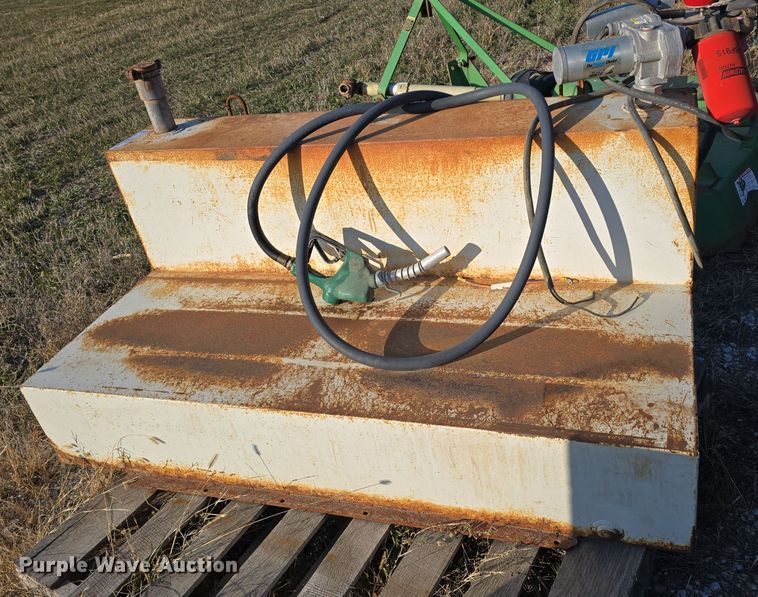 image for item LX9010 (3) auxiliary fuel tanks