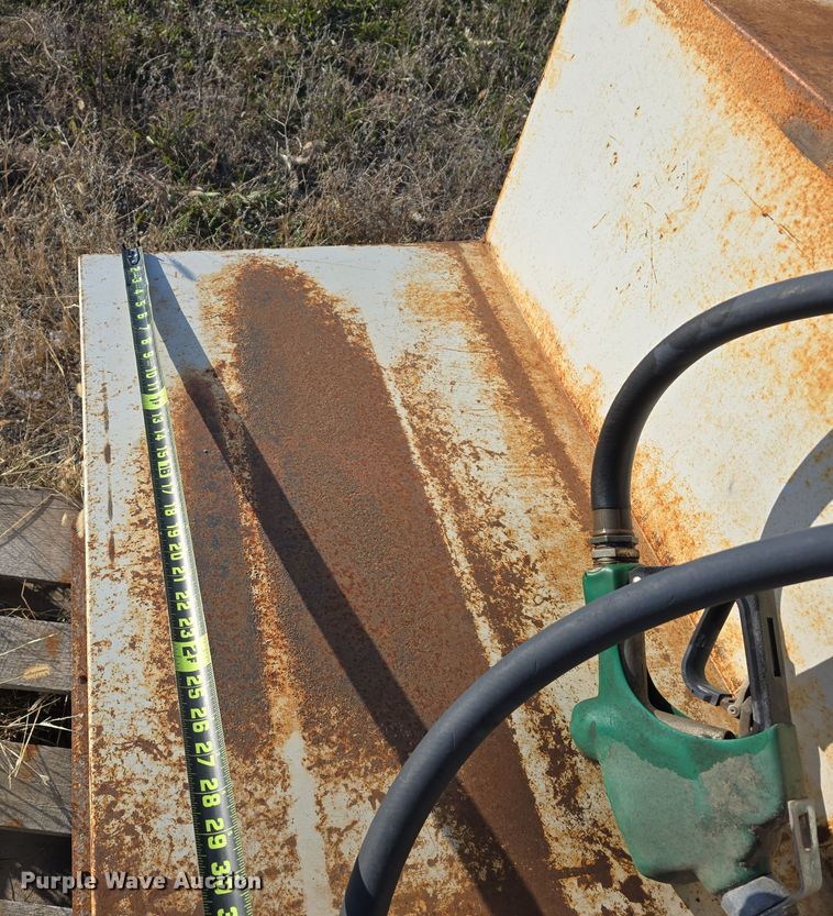 image for item LX9010 (3) auxiliary fuel tanks