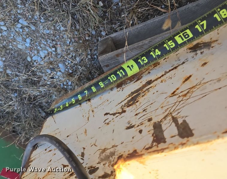 image for item LX9010 (3) auxiliary fuel tanks