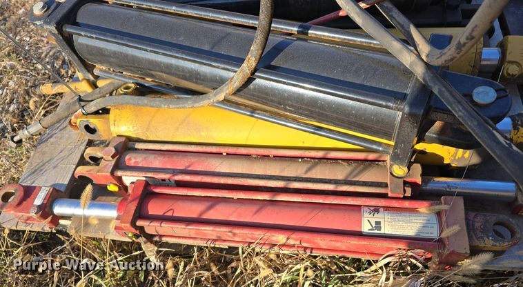 image for item LX9012 (13) hydraulic cylinders