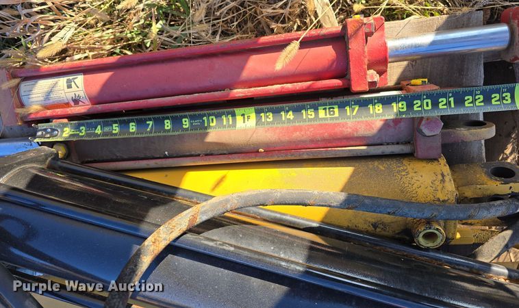 image for item LX9012 (13) hydraulic cylinders