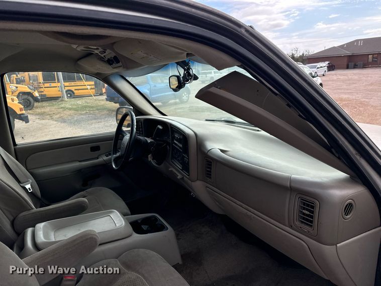 image for item MS9847 2001 Chevrolet  Suburban K1500 SUV